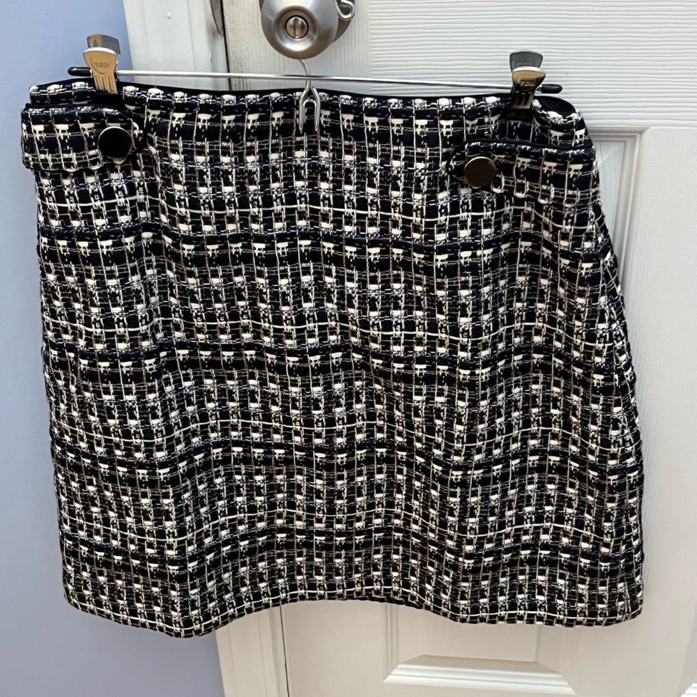 Ann Taylor skirt, NEVER used, size 12 petite, black and white checkered.
